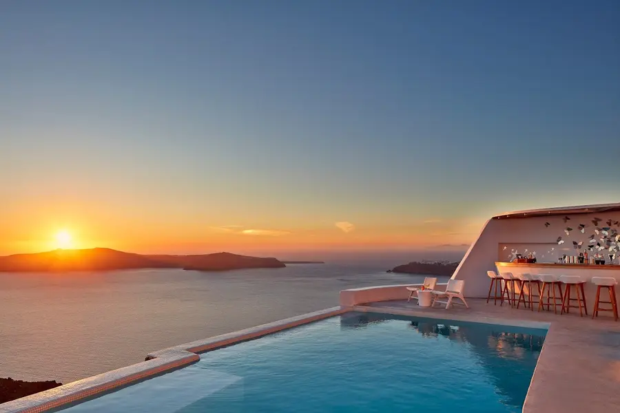 astra-suites-imerovigli-santorini — dining