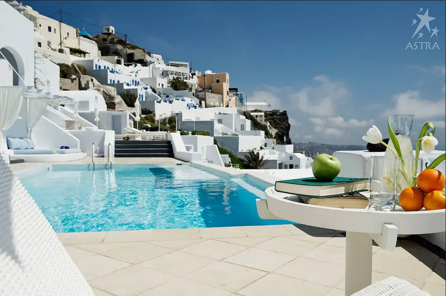 astra-suites-imerovigli-santorini — room
