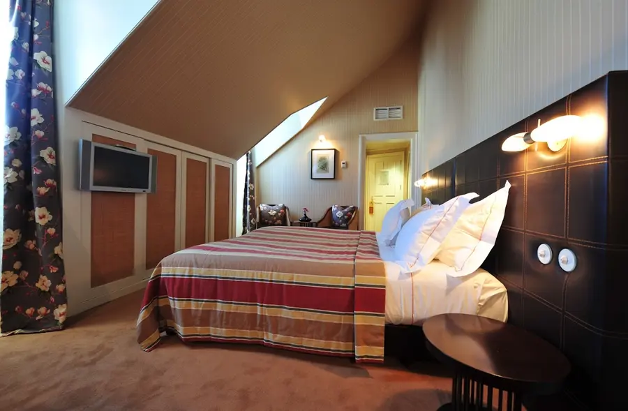 bairro-alto-hotel-lisbon-portugal — room