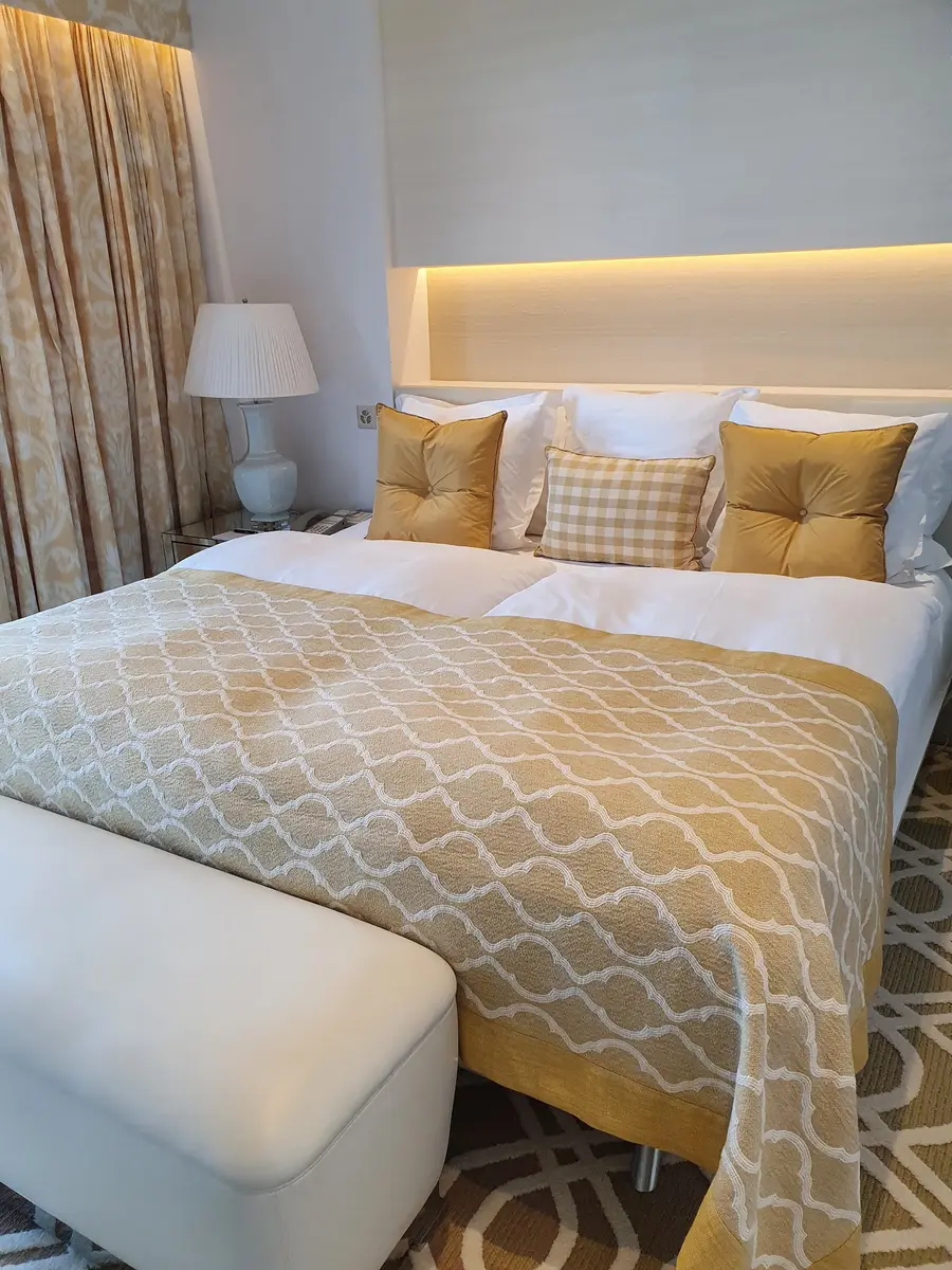 beau-rivage-palace-lausanne-switzerland — room