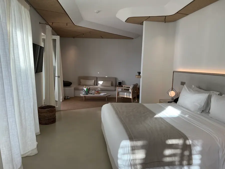 bill-and-coo-suites-mykonos-greece — pool