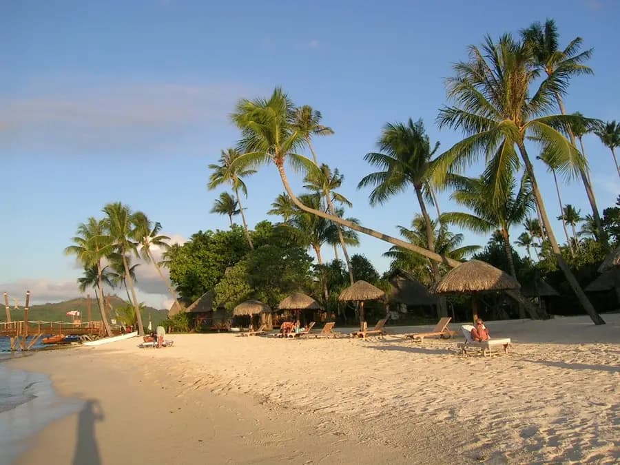 bora-bora-lagoon-resort-bora-bora — pool