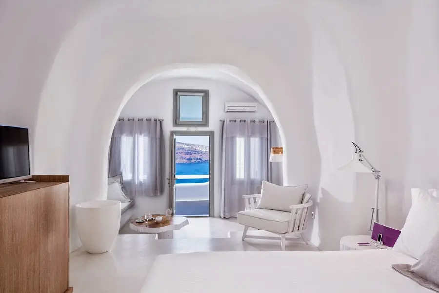charisma-suites-oia-santorini — dining