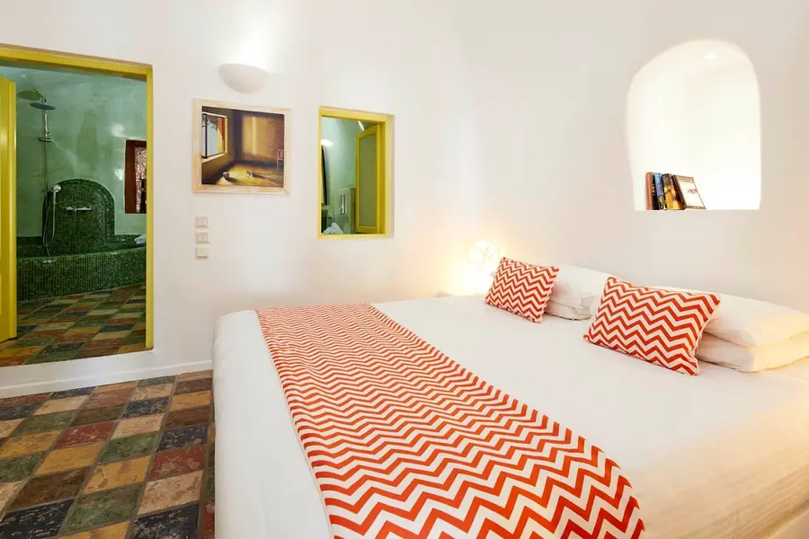dreams-luxury-suites-imerovigli-santorini — room