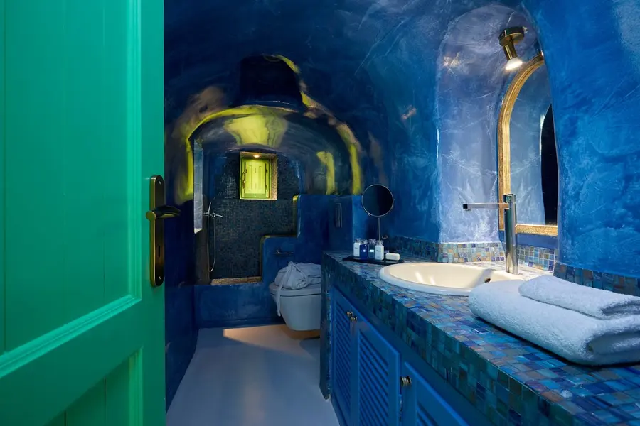 dreams-luxury-suites-imerovigli-santorini — spa