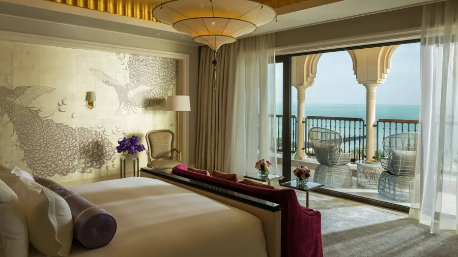 four-seasons-dubai-jumeirah-beach-uae — room
