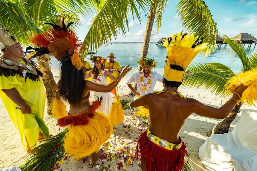 hilton-moorea-lagoon-resort-french-polynesia — pool