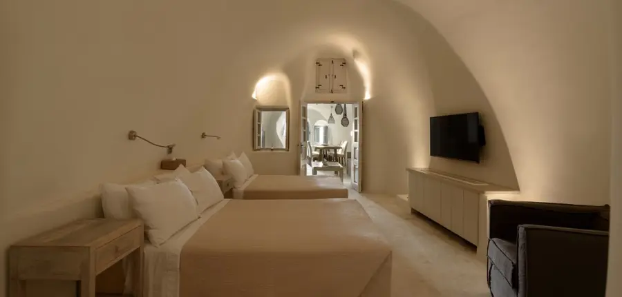 kapari-natural-resort-santorini — pool