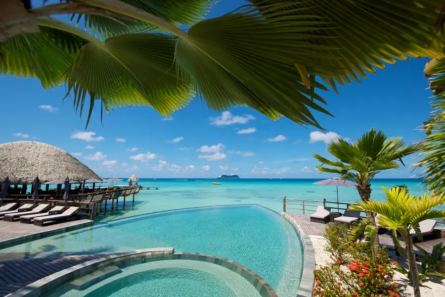 kia-ora-resort-rangiroa-french-polynesia — pool
