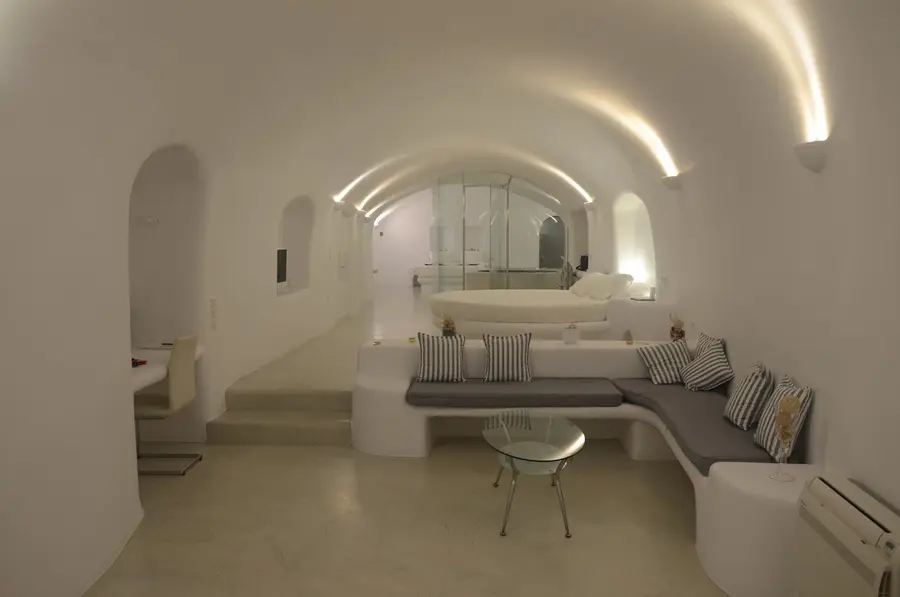 pegasus-suites-spa-imerovigli-santorini — pool