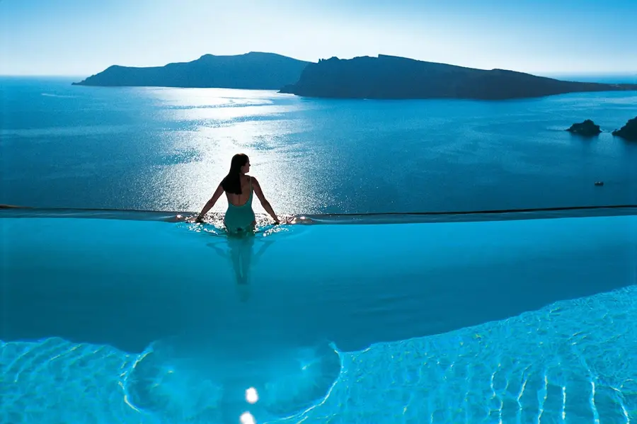 perivolas-oia-santorini — pool