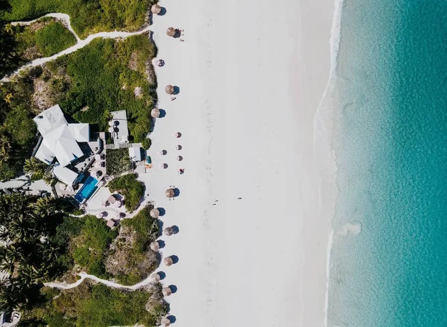 pink-sands-club-harbour-island-caribbean — dining