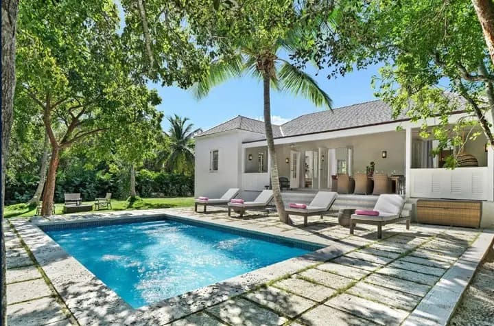 pink-sands-club-harbour-island-caribbean — pool