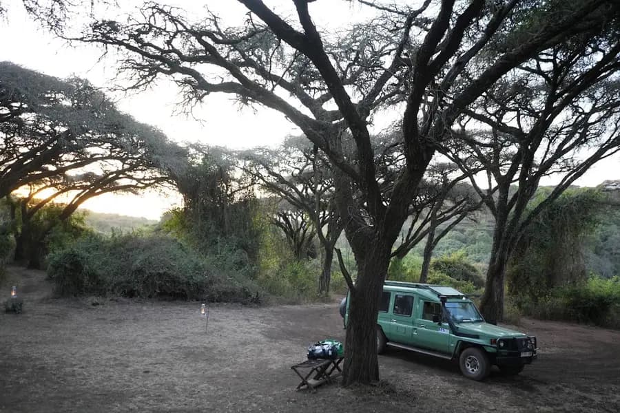 sanctuary-ngorongoro-crater-camp-tanzania — room