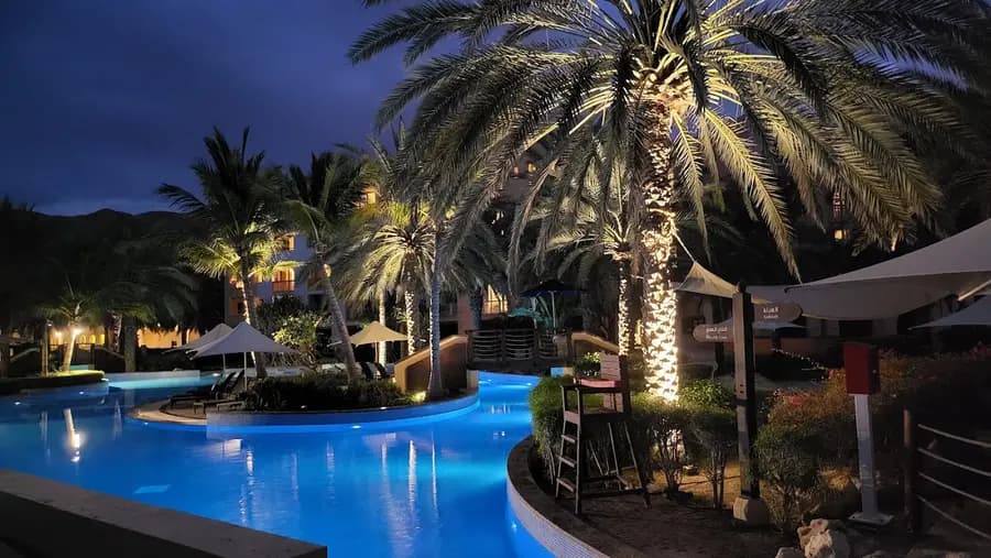 shangri-la-al-husn-muscat-oman — pool