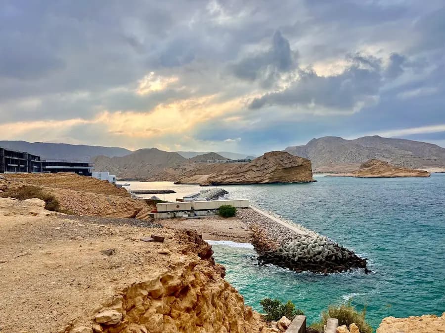 shangri-la-barr-al-jissah-oman — pool