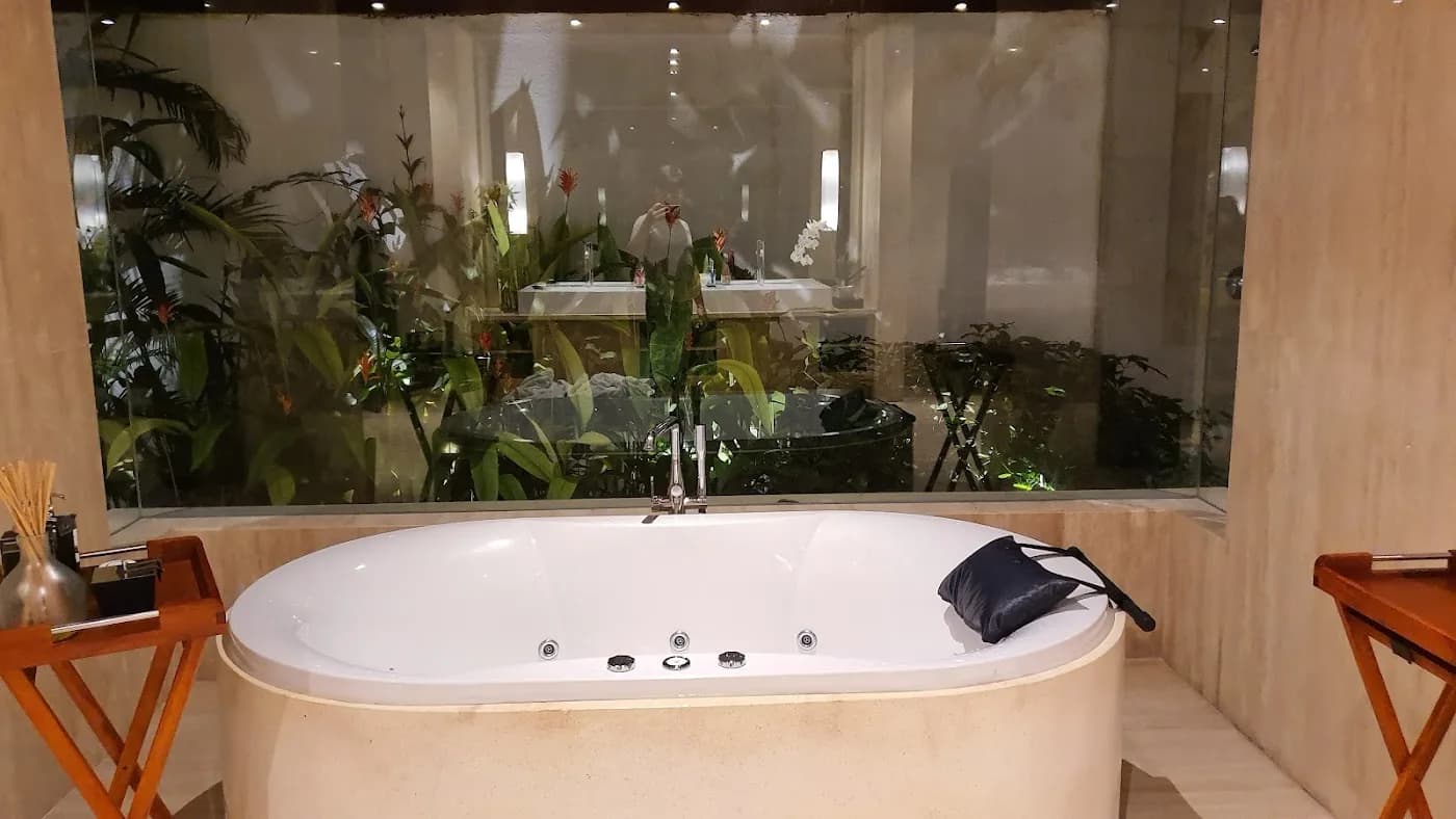 the-edge-bali-uluwatu — hero