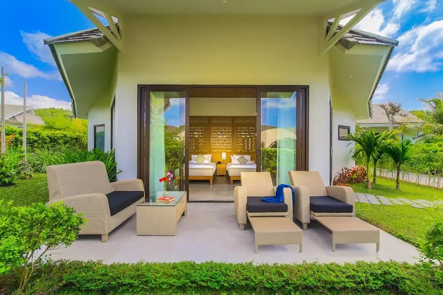 the-shells-resort-phu-quoc-vietnam — pool