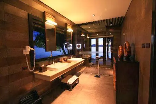 two-seasons-coron-island-philippines — dining