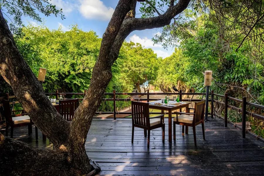 uga-jungle-beach-sri-lanka — dining